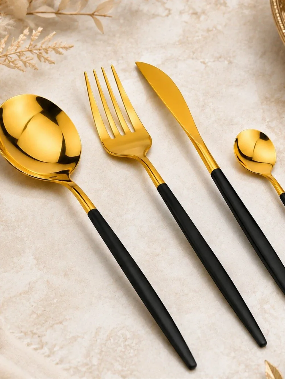 24 Piece Cutlery Set Service Of 6